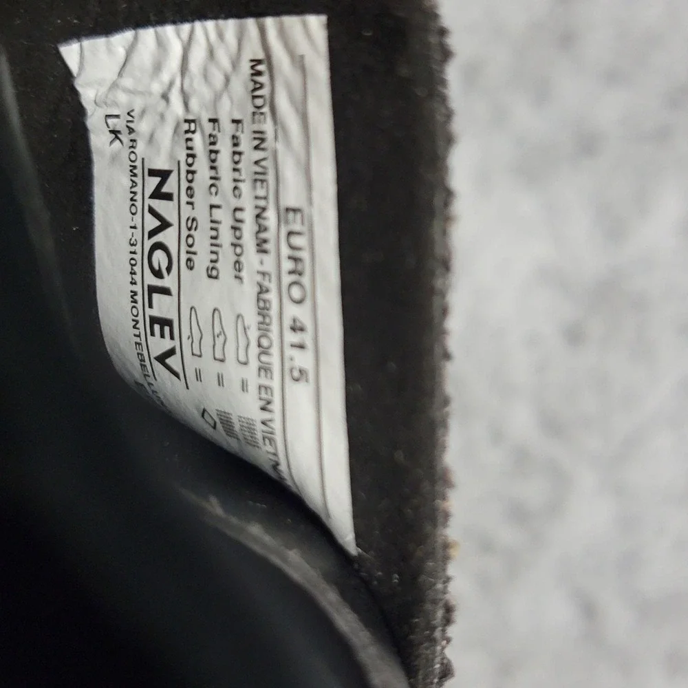 Naglev unico boots